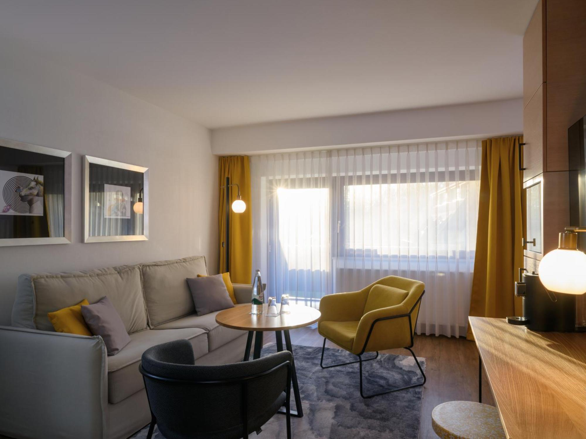 Family Room,1574682335:JPEG